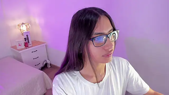 Snapshot of cherrylady_02 chatting on 11/09/25, 12:47 cherrylady 02 online show from 11/09/25, 12:47