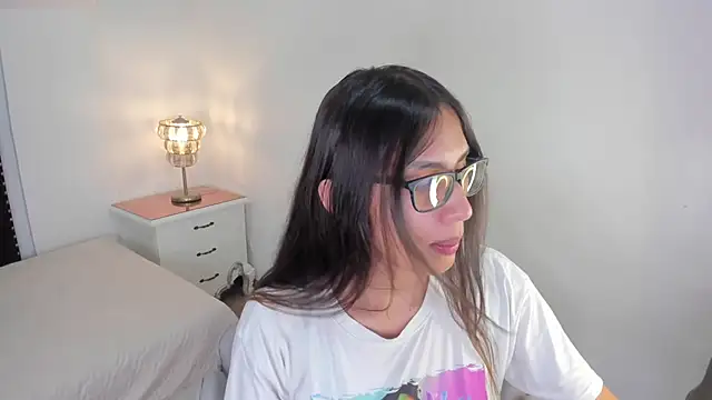 Snapshot of cherrylady_02 chatting on 11/15/25, 12:56 cherrylady 02 online show from 11/15/25, 12:56