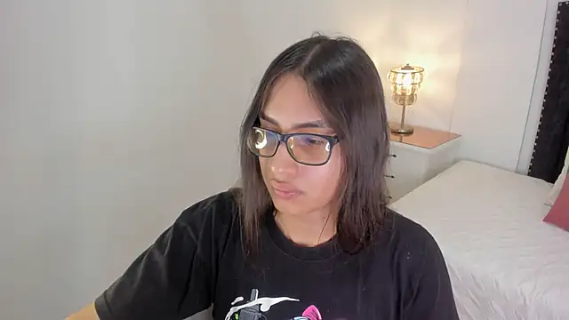 Snapshot of cherrylady_02 chatting on 11/16/25, 12:22 cherrylady 02 online show from 11/16/25, 12:22