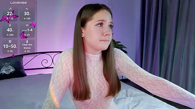 Snapshot of KariDollar chatting on 11/14/25, 07:07 KariDollar online show from 11/14/25, 07:07