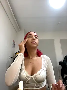 Snapshot of theladymonserrateshow chatting on 11/06/25, 12:06 theladymonserrateshow online show from 11/06/25, 12:06