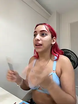 Snapshot of theladymonserrateshow chatting on 11/19/25, 12:05 theladymonserrateshow online show from 11/19/25, 12:05