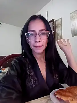 YaraDuartee online show from 10/15/25, 12:55