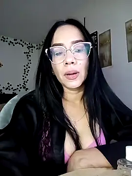 YaraDuartee online show from 10/21/25, 08:53