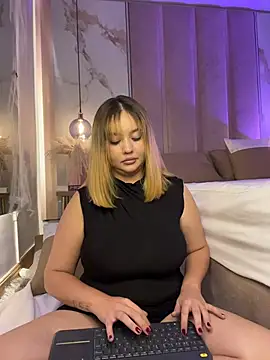 Angelina velvett online show from 10/28/25, 10:34