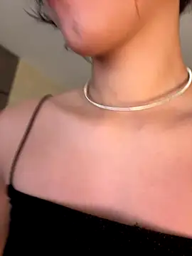 Capricho 01 online show from 10/25/25, 12:34