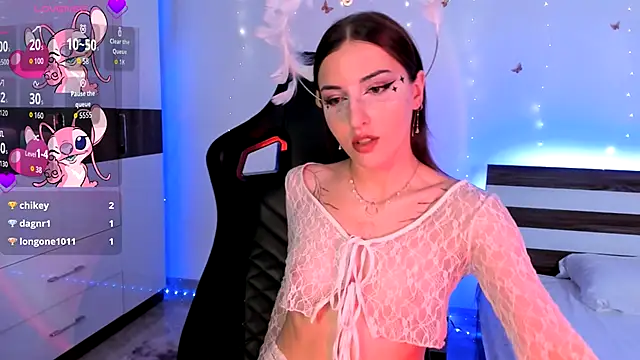 Snapshot of AmyVilvet_ chatting on 10/31/25, 09:16 AmyVilvet online show from 10/31/25, 09:16