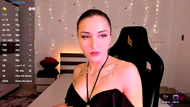 Snapshot of AmyVilvet_ chatting on 11/09/25, 09:02 AmyVilvet online show from 11/09/25, 09:02