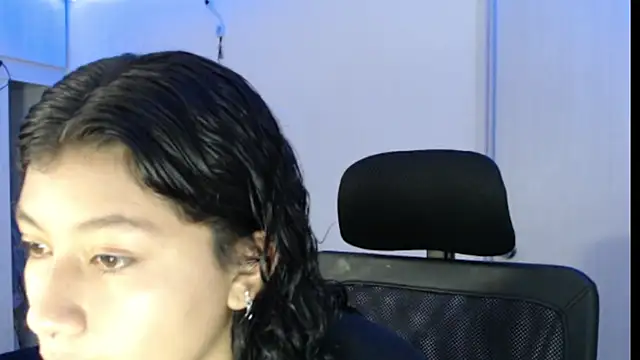 Ivonnybonn online show from 10/21/25, 08:53