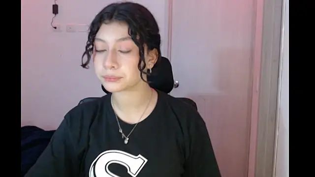 Ivonnybonn online show from 11/20/25, 07:08