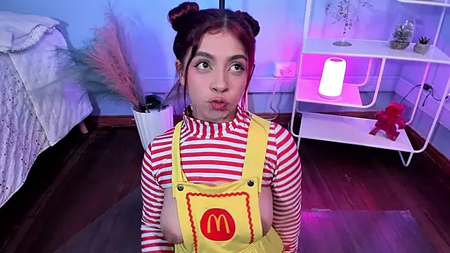 KathiaSaenz  online show from 10/02/25, 03:57