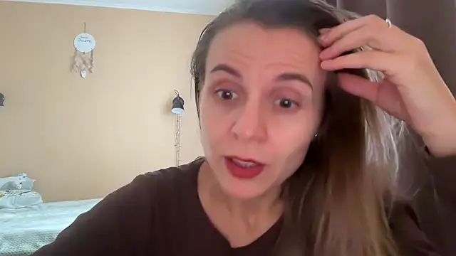 AnnieLove7722 online show from 10/06/25, 12:57