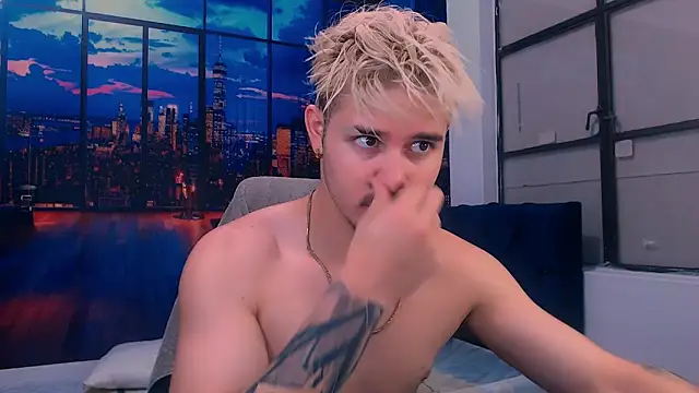 AlexPiersss online show from 10/29/25, 07:04