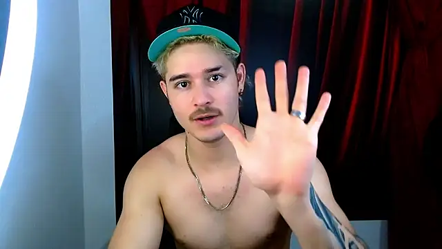 AlexPiersss online show from 11/05/25, 07:03