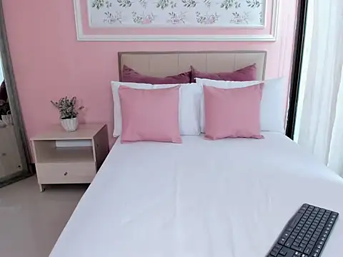 Snapshot of ivy_aoki chatting on 10/15/25, 06:52 ivy aoki online show from 10/15/25, 06:52