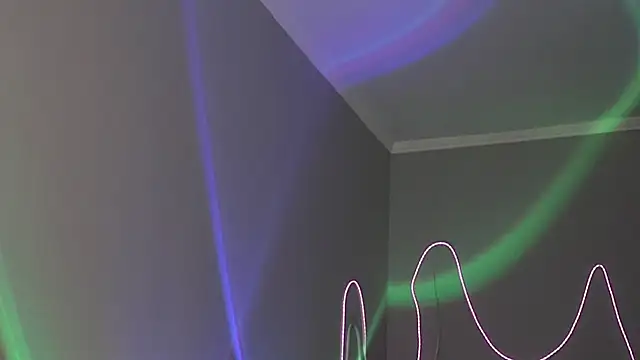 Snapshot of Why_me_stella chatting on 10/28/25, 05:00 Why me stella online show from 10/28/25, 05:00