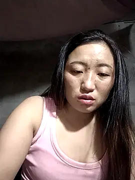 Snapshot of zhen-zo chatting on 10/24/25, 12:01 zhen-zo online show from 10/24/25, 12:01