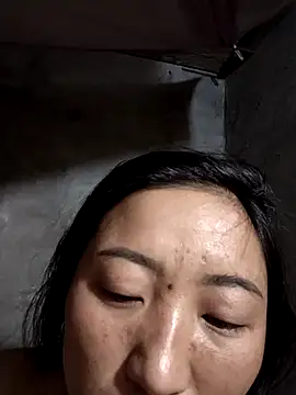 Snapshot of zhen-zo chatting on 10/26/25, 01:55 zhen-zo online show from 10/26/25, 01:55