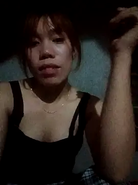 Snapshot of nhinhi-sexy chatting on 10/03/25, 02:25 nhinhi-sexy online show from 10/03/25, 02:25