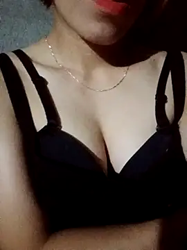 Snapshot of nhinhi-sexy chatting on 10/10/25, 09:58 nhinhi-sexy online show from 10/10/25, 09:58