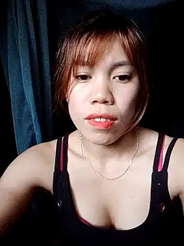 Snapshot of nhinhi-sexy chatting on 10/12/25, 03:05 nhinhi-sexy online show from 10/12/25, 03:05