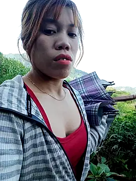 Snapshot of nhinhi-sexy chatting on 10/17/25, 08:17 nhinhi-sexy online show from 10/17/25, 08:17