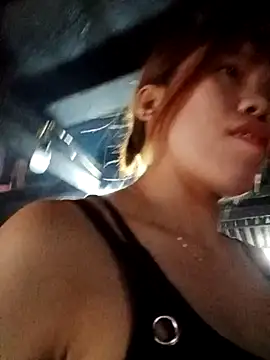 Snapshot of nhinhi-sexy chatting on 10/20/25, 02:45 nhinhi-sexy online show from 10/20/25, 02:45