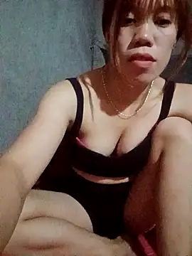 Snapshot of nhinhi-sexy chatting on 10/24/25, 10:44 nhinhi-sexy online show from 10/24/25, 10:44