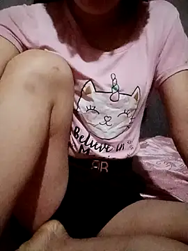 Snapshot of nhinhi-sexy chatting on 11/01/25, 10:01 nhinhi-sexy online show from 11/01/25, 10:01