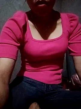 Snapshot of nhinhi-sexy chatting on 11/02/25, 10:50 nhinhi-sexy online show from 11/02/25, 10:50