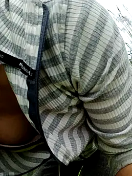 Snapshot of nhinhi-sexy chatting on 11/04/25, 12:32 nhinhi-sexy online show from 11/04/25, 12:32