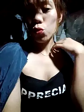 Snapshot of nhinhi-sexy chatting on 11/04/25, 12:48 nhinhi-sexy online show from 11/04/25, 12:48