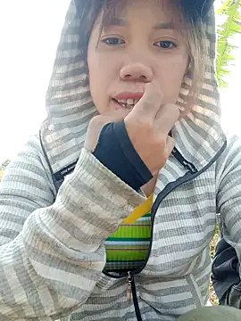 Snapshot of nhinhi-sexy chatting on 11/05/25, 02:11 nhinhi-sexy online show from 11/05/25, 02:11