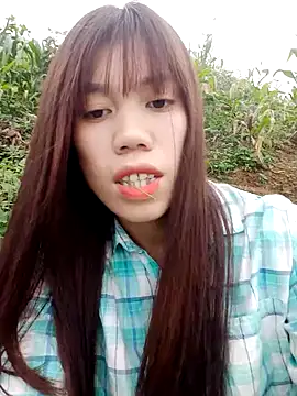 Snapshot of nhinhi-sexy chatting on 11/09/25, 04:22 nhinhi-sexy online show from 11/09/25, 04:22