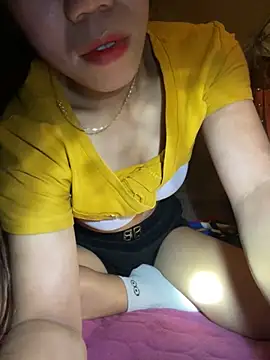 Snapshot of nhinhi-sexy chatting on 11/11/25, 08:31 nhinhi-sexy online show from 11/11/25, 08:31