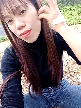 Snapshot of nhinhi-sexy chatting on 11/16/25, 04:51 nhinhi-sexy online show from 11/16/25, 04:51