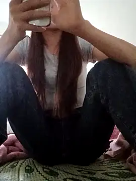 Snapshot of nhinhi-sexy chatting on 11/17/25, 09:04 nhinhi-sexy online show from 11/17/25, 09:04