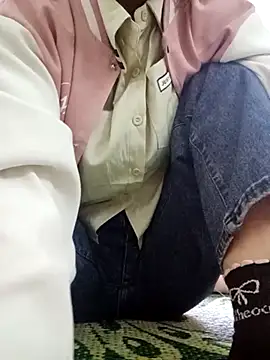 Snapshot of nhinhi-sexy chatting on 11/19/25, 12:32 nhinhi-sexy online show from 11/19/25, 12:32