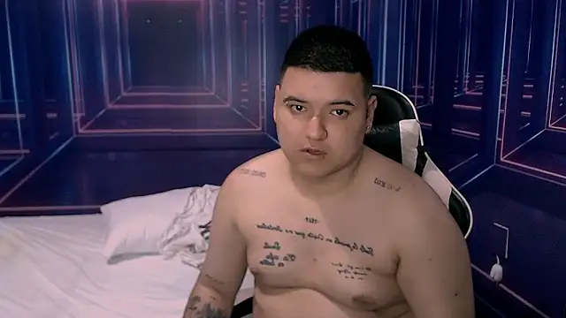 Charly and laura online show from 10/15/25, 07:25