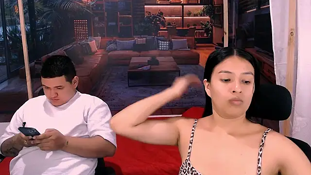 Charly and laura online show from 10/28/25, 07:27