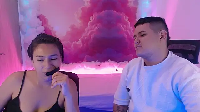 Charly and laura online show from 11/04/25, 07:13