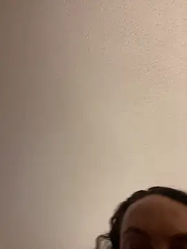 Snapshot of sexybriiiixoxo chatting on 11/27/25, 01:51 sexybriiiixoxo online show from 11/27/25, 01:51