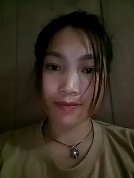 min-xinh online show from 10/17/25, 02:30