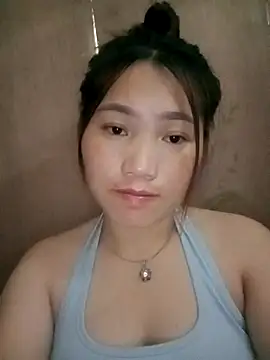 min-xinh online show from 10/31/25, 12:44