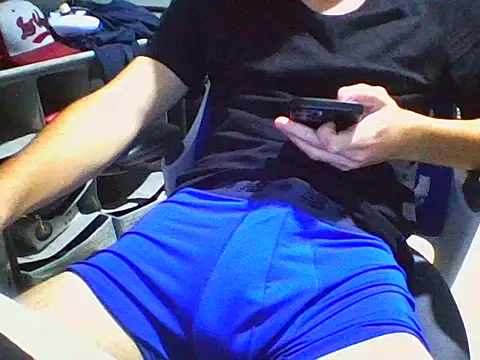 AlbertoRuiz086 online show from 11/05/25, 06:24