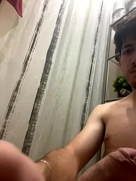 AlbertoRuiz086 online show from 12/05/25, 02:53