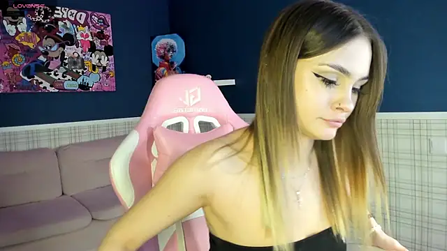 KarinaBroks online show from 11/07/25, 01:11