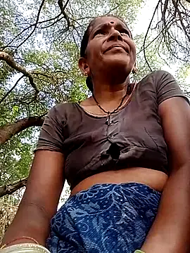 Snapshot of Rs_sonam chatting on 10/06/25, 08:56 Rs sonam online show from 10/06/25, 08:56