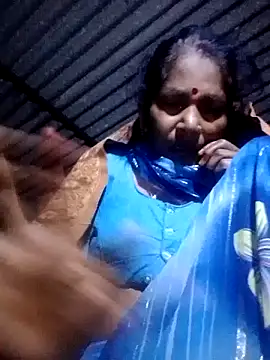 Snapshot of Rs_sonam chatting on 10/12/25, 12:09 Rs sonam online show from 10/12/25, 12:09