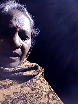 Snapshot of Rs_sonam chatting on 11/16/25, 12:44 Rs sonam online show from 11/16/25, 12:44